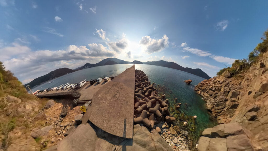 音海大波止の全景