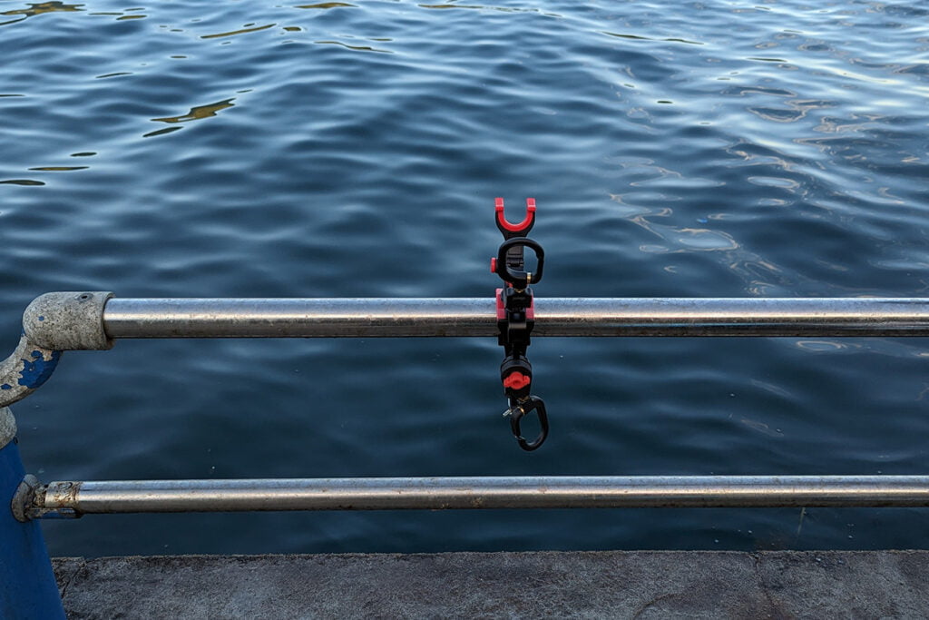 舞鶴親海公園の竿受けを設置できるポール