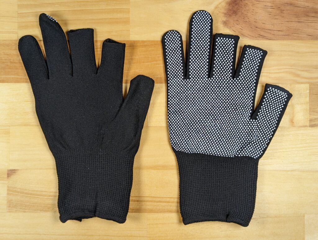 ダイソー スベリ止め手袋(3本指カット、ナイロン、L)の両面