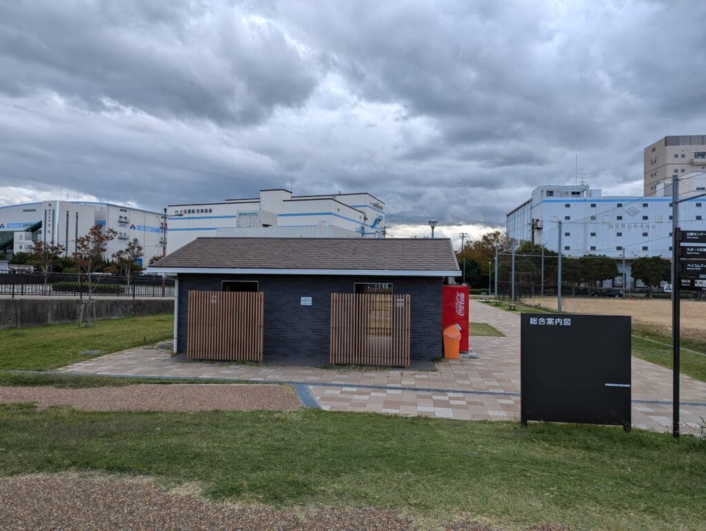 御前浜橋(跳ね橋)近くのトイレ